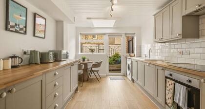 Harbour Post Box Cottage - North East Escapes