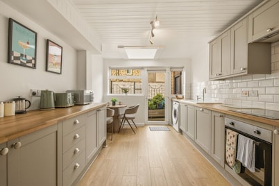 Harbour Post Box Cottage - North East Escapes