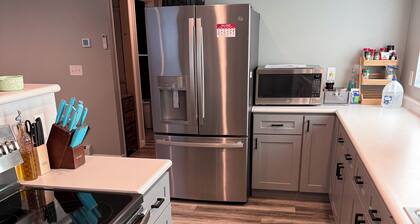 Spacious 3-bedroom apartment in tranquil Craig with AC