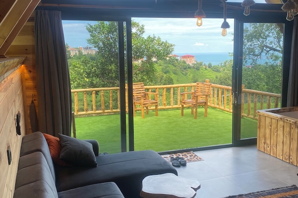 Bungalou Deluxe, terrassa, vistes al mar | Cortines opaques, planxa i posts de planxar i wifi gratuïta