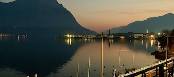 Stylish Lakefront House is a beautiful and spacious 2 bedroom apartment, with plenty of light coming from the big and many windows overlooking the lake and the harbor, the apartment boasts a Spacious lounge with breathtaking lake view where you can lay d