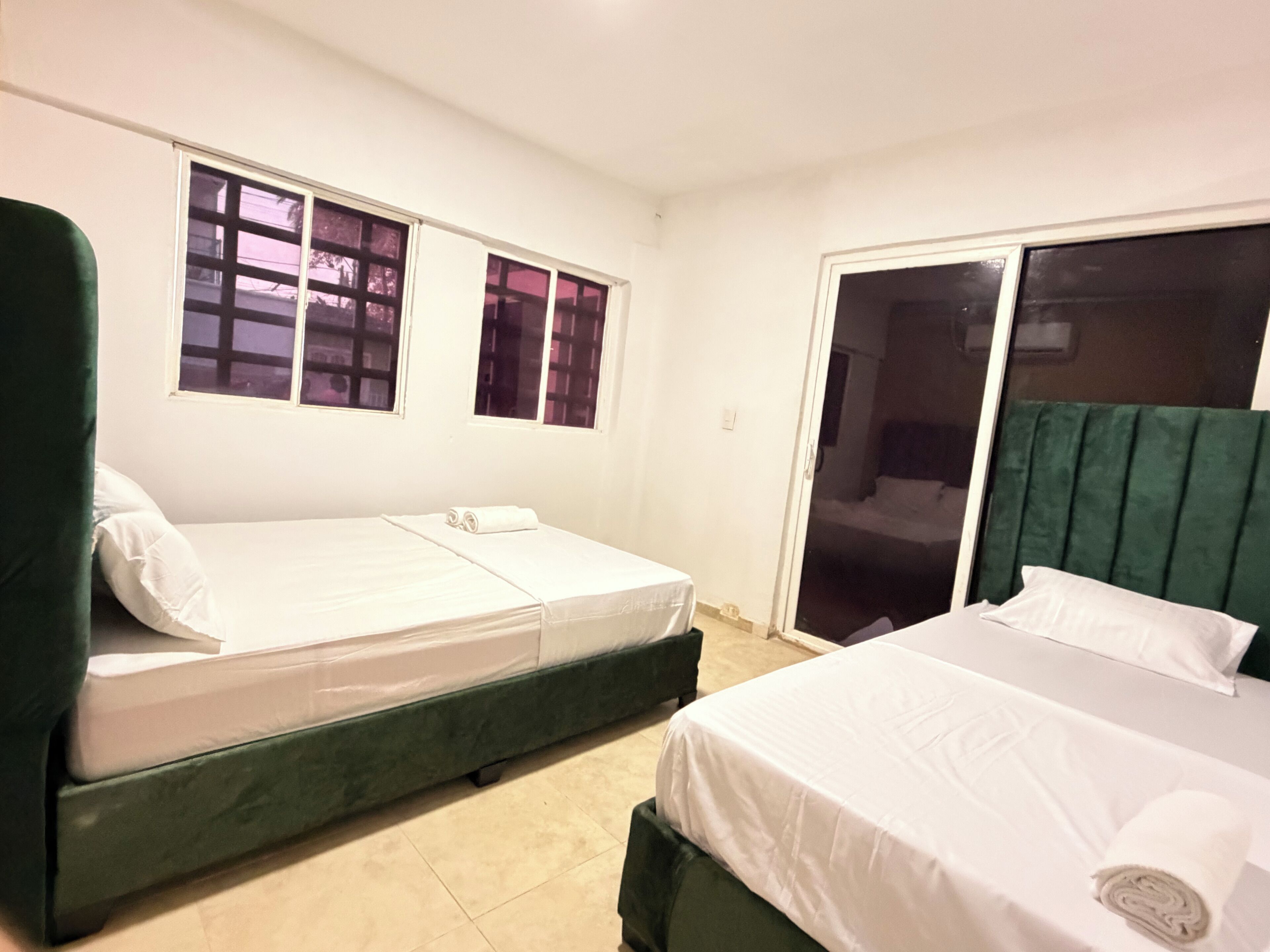 Wifi gratis y ropa de cama 