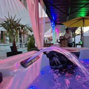 Les Logis du Port Canal Suites & Spas 
