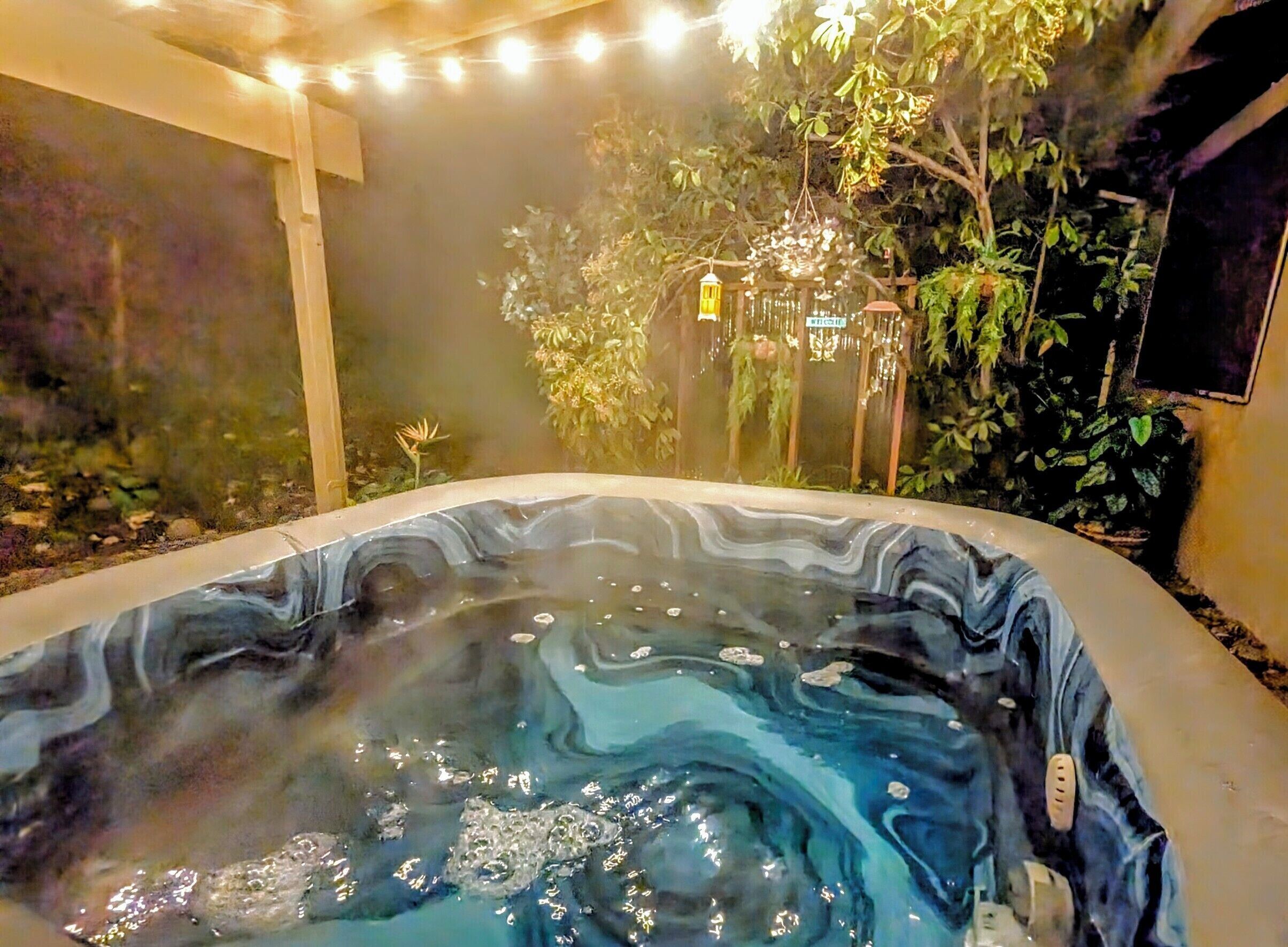 Outdoor spa tub