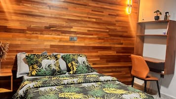 1 chambre, fer et planche à repasser, accès Internet, draps fournis