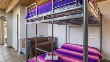 4 dormitorios, tabla de planchar con plancha, wifi y ropa de cama