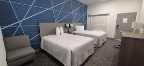 Standard Single Room, Non Smoking | Desk, laptop workspace, blackout curtains, iron/ironing board - Platinum Inn Copperfield (Houston)