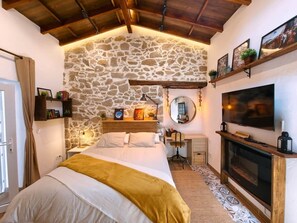 1 bedroom, desk, Internet - CASITA EL ESPINAR WITH JACUZZI (El Espinar)