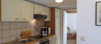 Living under a thatched roof, in the quiet neighborhood of Fahretoft, 8 km from the North Sea