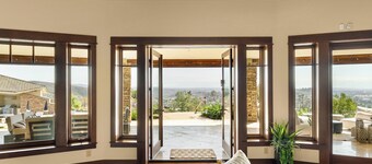 Private Wine Country Resort, Ocean Views & Pool, Game Room, Sauna, Gym, Golf