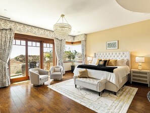 Room - Private Wine Country Resort, Ocean Views & Pool, Game Room, Sauna, Gym, Golf (San Marcos)