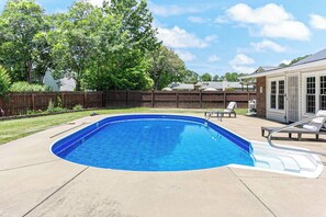 Pool - Sugar Cane Ranch: Private Pool, Yard & Near Bragg (Fayetteville)