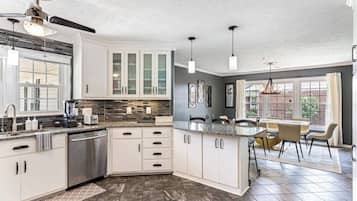 Coffee/tea maker, fridge, microwave, stovetop