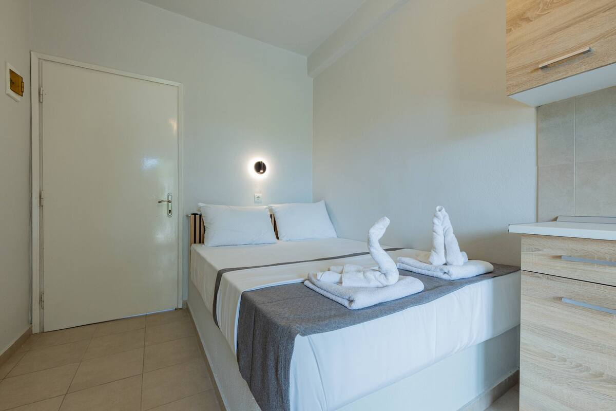Deluxe Double Room, Balcony, Garden View