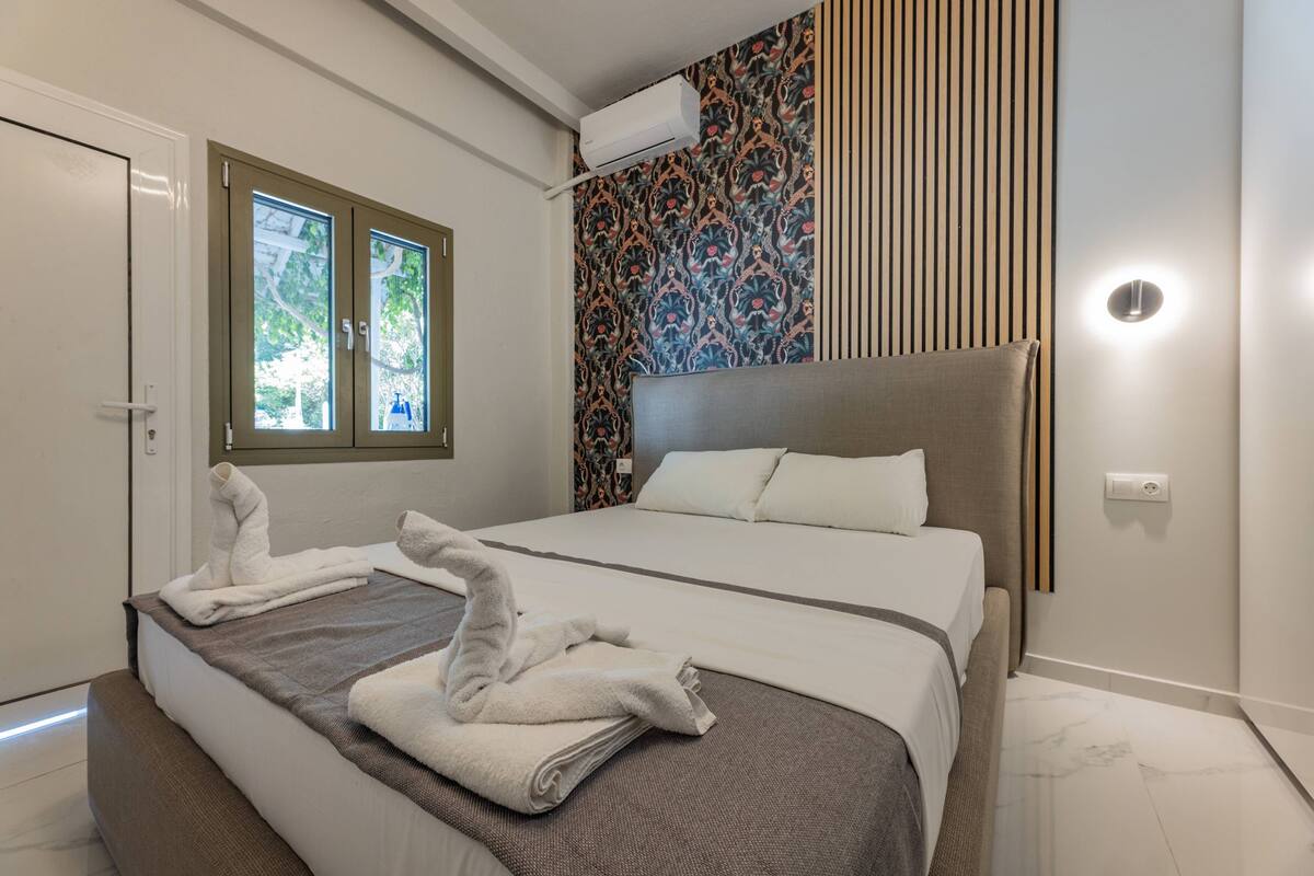 Luxury Quadruple Room, Balcony, Garden View