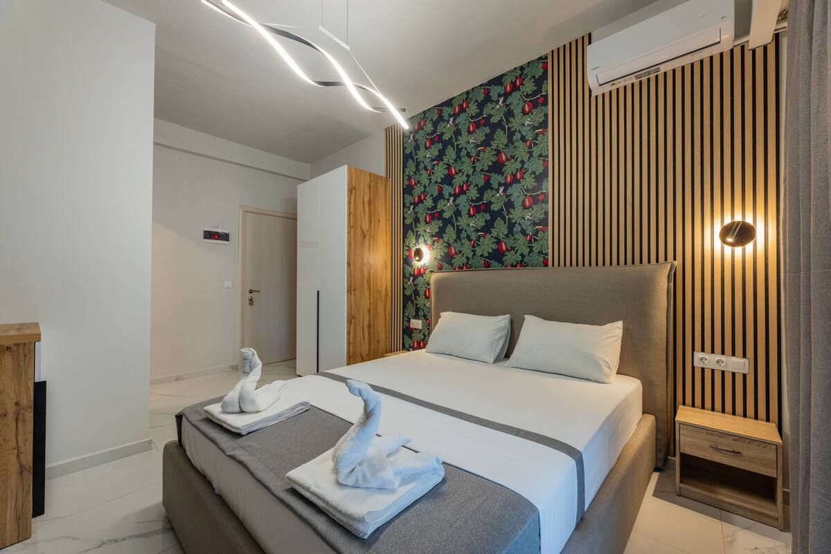Luxury Double Room, Balcony, Garden View