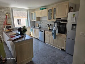 Private kitchen - Townhouse with a terrace (Toulon)