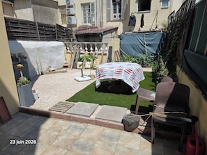 Outdoor dining - Townhouse with a terrace (Toulon)