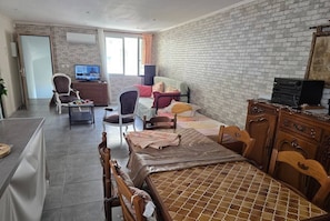 Room - Townhouse with a terrace (Toulon)