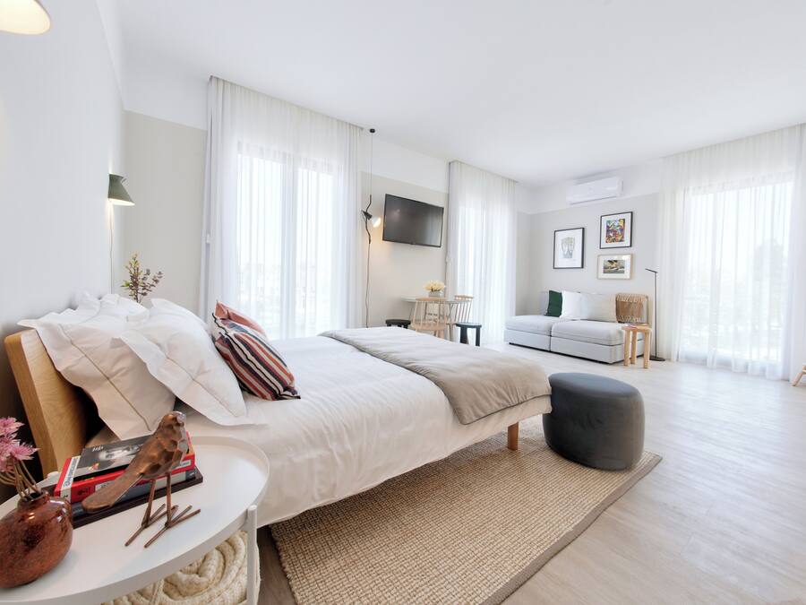 Premium Studio, Canal View | Desk, laptop workspace, WiFi (free)