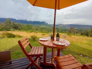 Outdoor dining - Mágica Yurta con vista a Iguaque (Boyacá)
