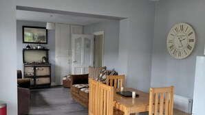 Interior - Cottage - Sleeps 6 - Parking (Rathmullan)