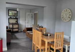 Interior - Cottage - Sleeps 6 - Parking (Rathmullan)