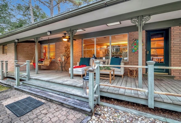 Terrace/patio - Welcome to The Lawerence House! Full of room and special touches!! (Lufkin)