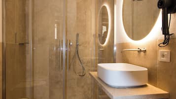 Townhome, Non Smoking, Private Bathroom | Bathroom | Shower, free toiletries, hair dryer, towels