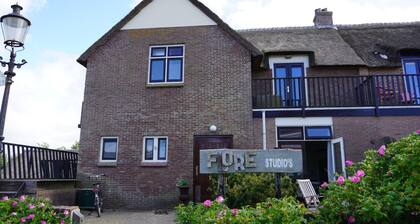 Sunny Studio a Few Minutes from the Beach and Dunes