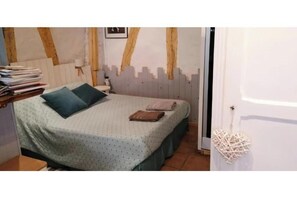 Room - Vrbo Property (Bergerac)