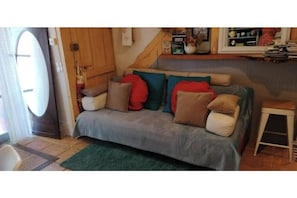 Living area - Vrbo Property (Bergerac)