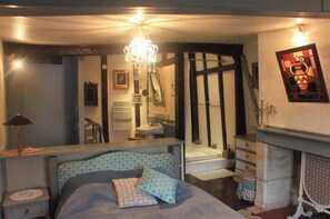 1 bedroom, iron/ironing board, WiFi, bed sheets - Duplex de la Mirpe (Bergerac)