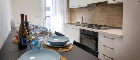 Fridge, microwave, oven, stovetop