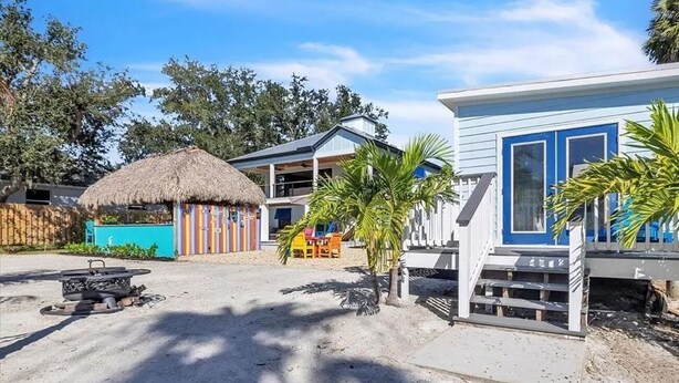 Unclassified image, 1 of 21, button - Julie’s Rivers Edge Retreat North Ft Myers (North Fort Myers)