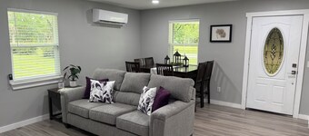 Immaculate 2-bedroom cottage with AC in Lake City, FL