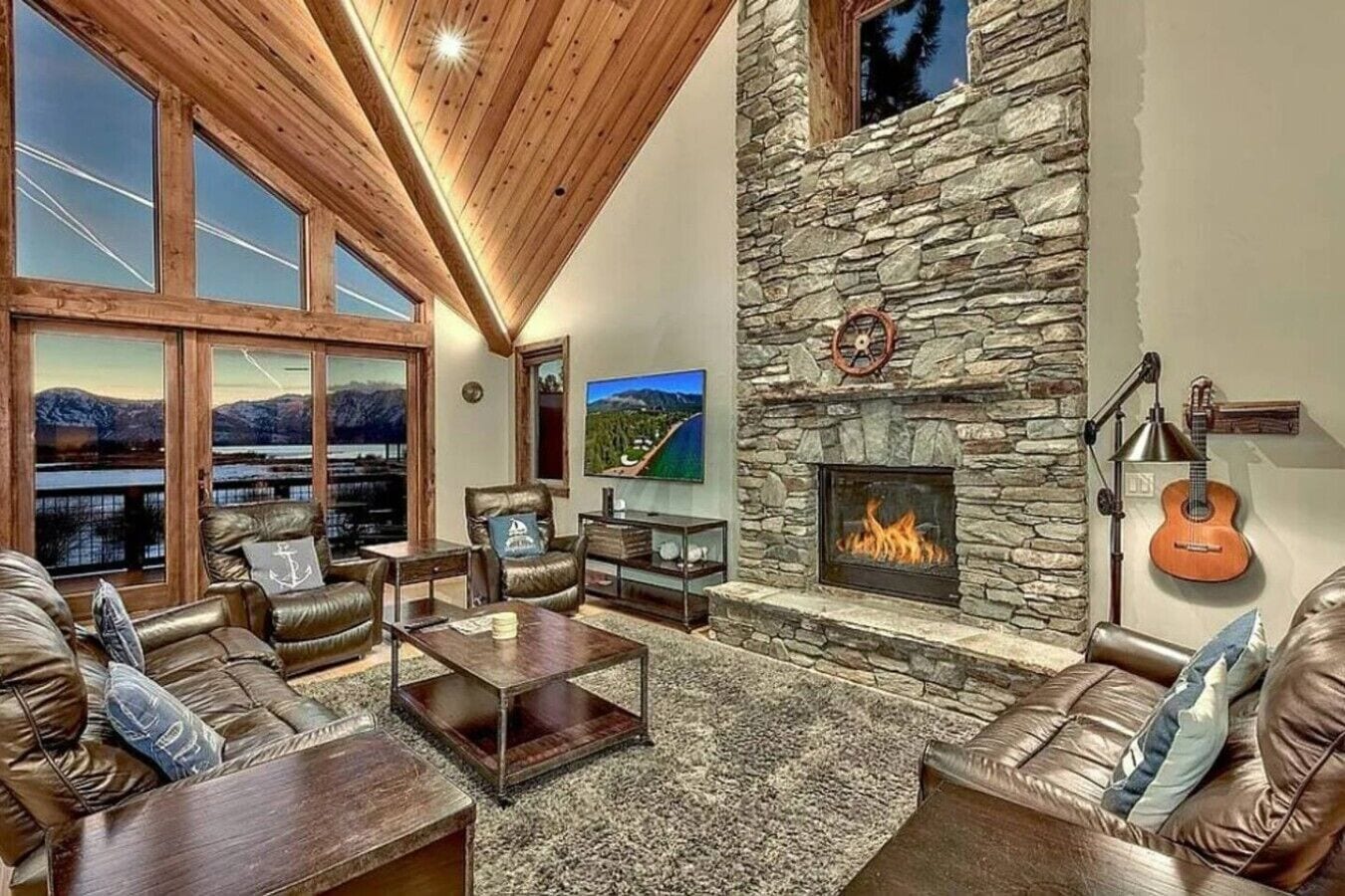 Télévision, cheminée
