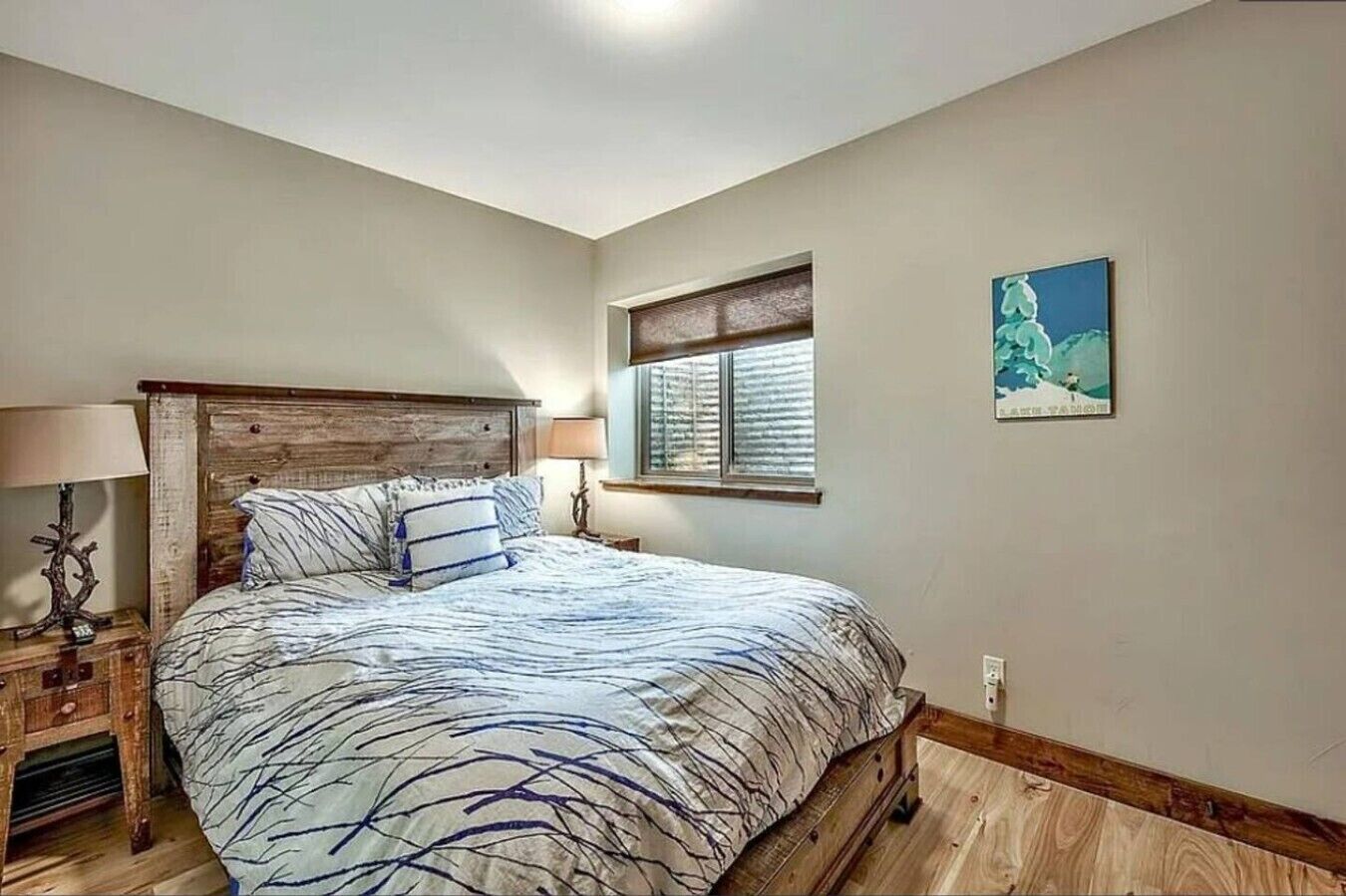8 bedrooms, desk, iron/ironing board, WiFi
