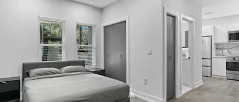 1 bedroom, iron/ironing board, internet