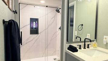 Family Loft, Non Smoking, Pets Allowed | Bathroom