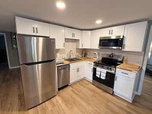 Family Loft, Non Smoking, Pets Allowed | Private kitchen - Pleasant Valley RV (Howard)