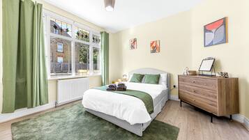 4 bedrooms, desk, iron/ironing board, travel cot