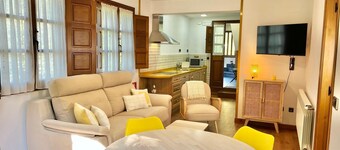BREZO APARTMENT, 10 MINUTES FROM CANGAS DEL NARCEA