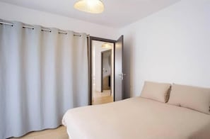 Room - Vrbo Property (Larnaud)