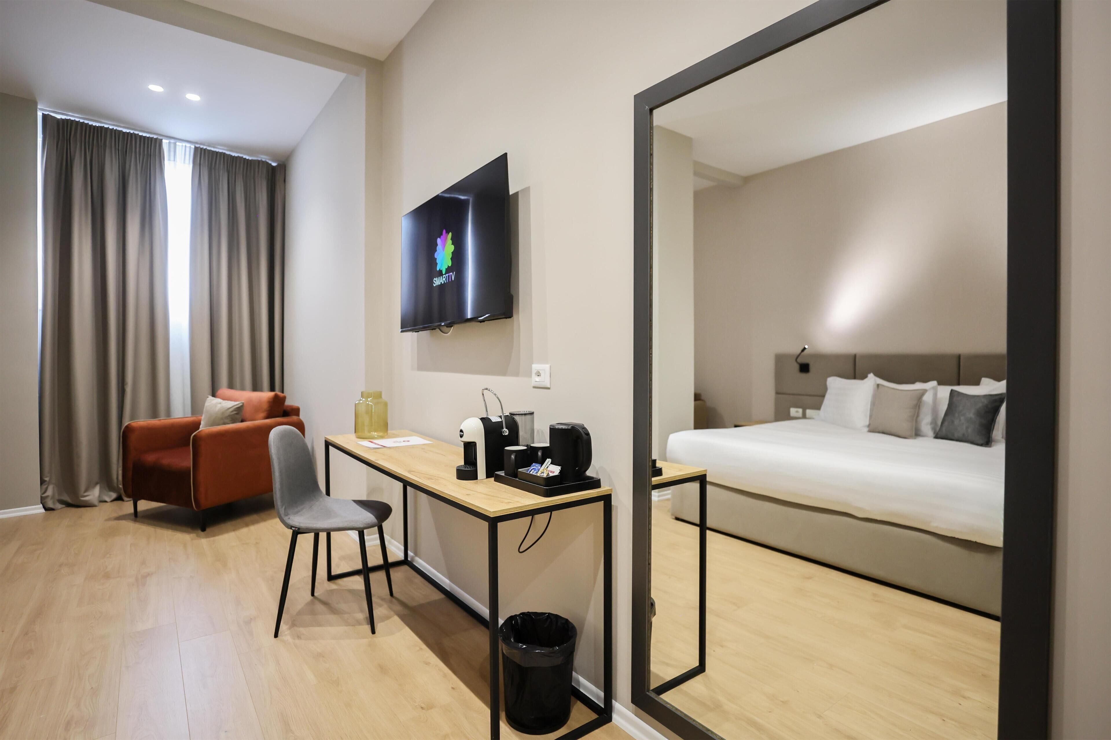 Junior Suite, 1 King Bed, Non Smoking