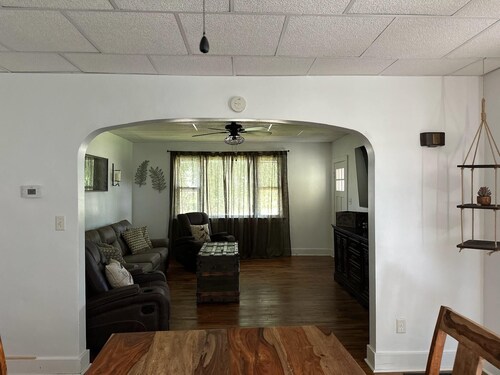 Charming Cottage Retreat Near Park & Forest