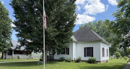 Charming Cottage Retreat Near Park & Forest