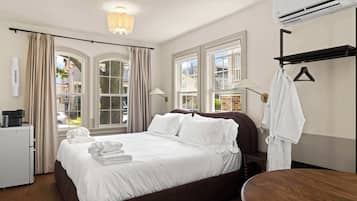 WiFi, bed sheets