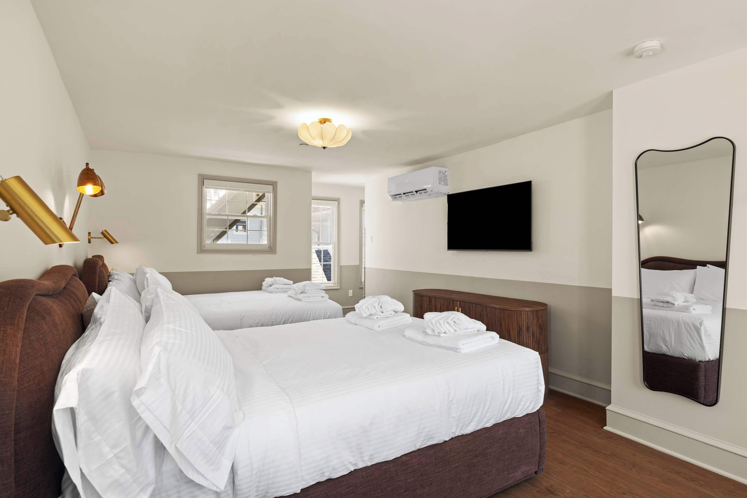 WiFi, bed sheets