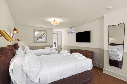 Ocean City Mansion Harbor Room 6